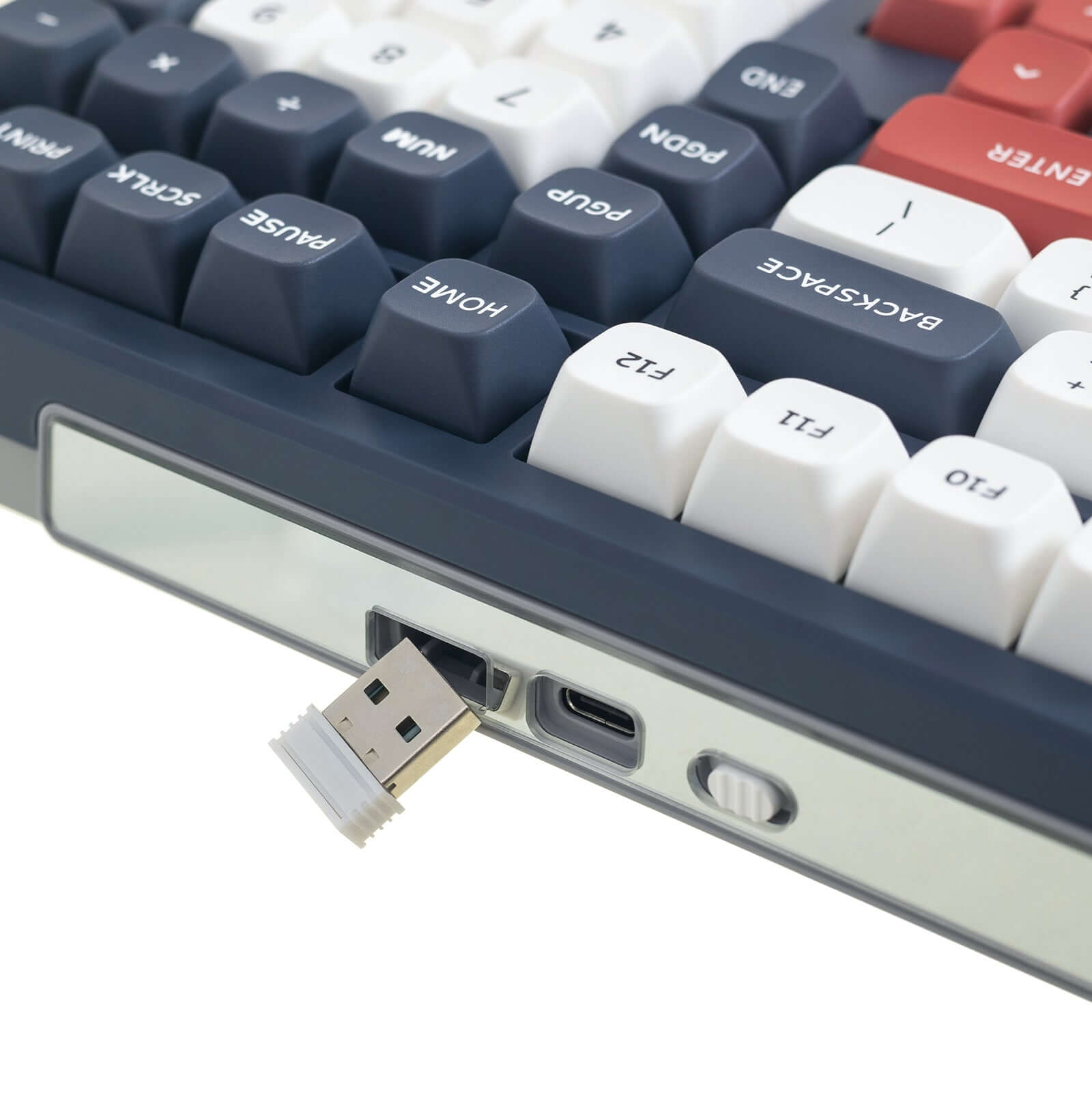 Gamakay TK101 is tri-mode connetions keyboard, supports Bluetooth, 2.4g usb and type C.