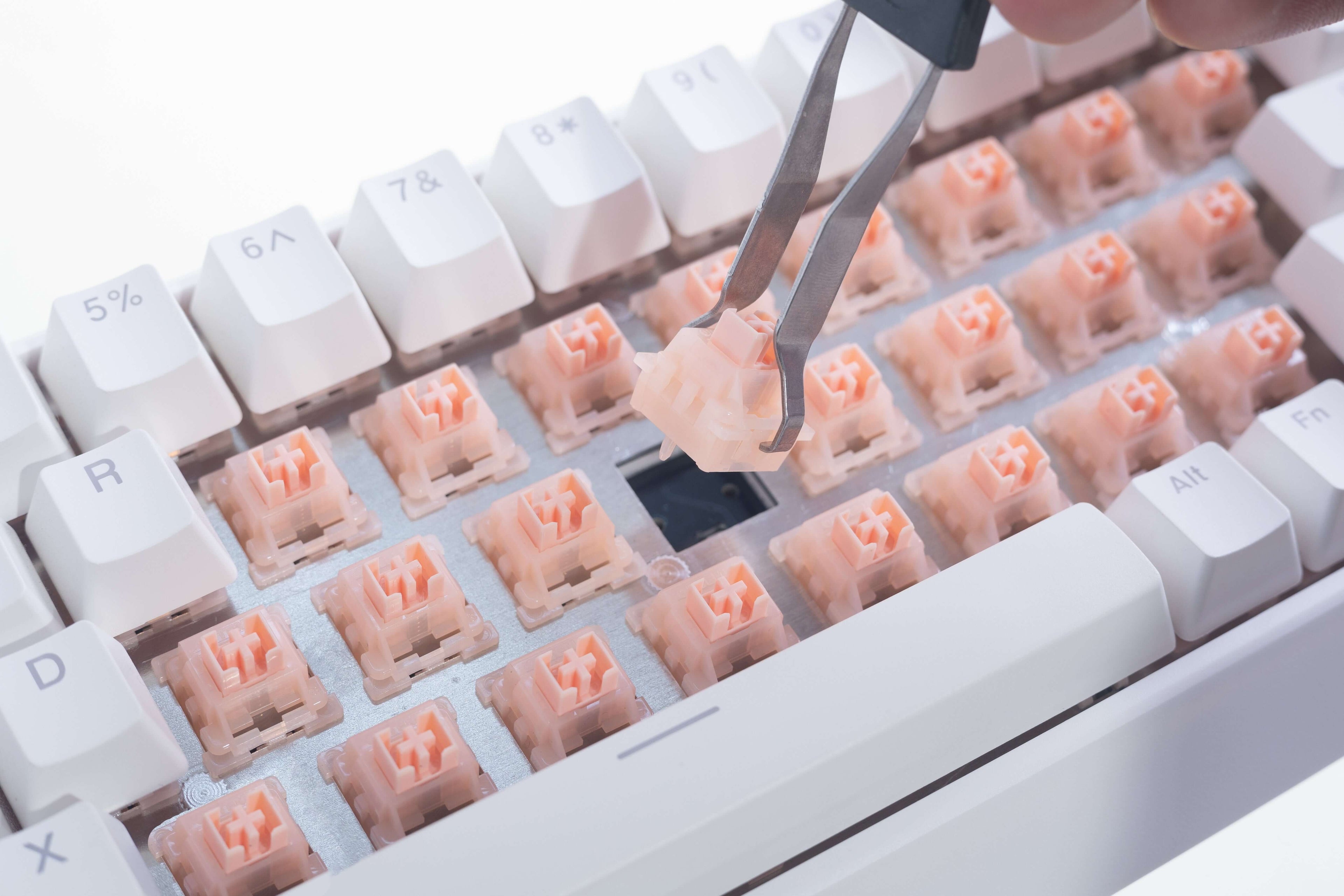 NS68 is a hot-swappable hall effect keyboard which permits to change other magnetic swtiches