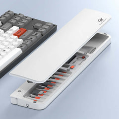The white wrist rest pad is compatible with mechanical keyboards in layouts up to 85%.